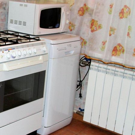Apartment Near Metro Akademgorodok Kiev Esterno foto