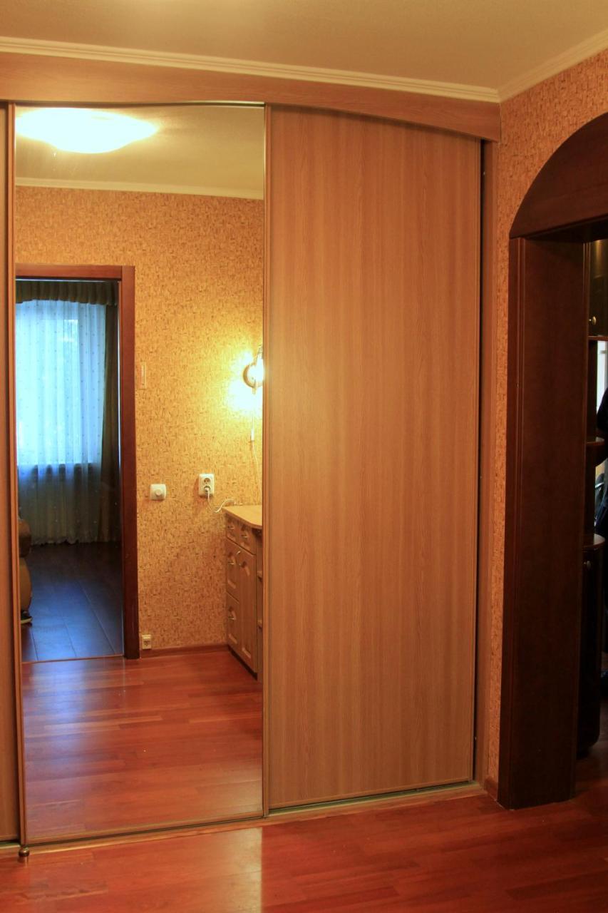 Apartment Near Metro Akademgorodok Kiev Esterno foto
