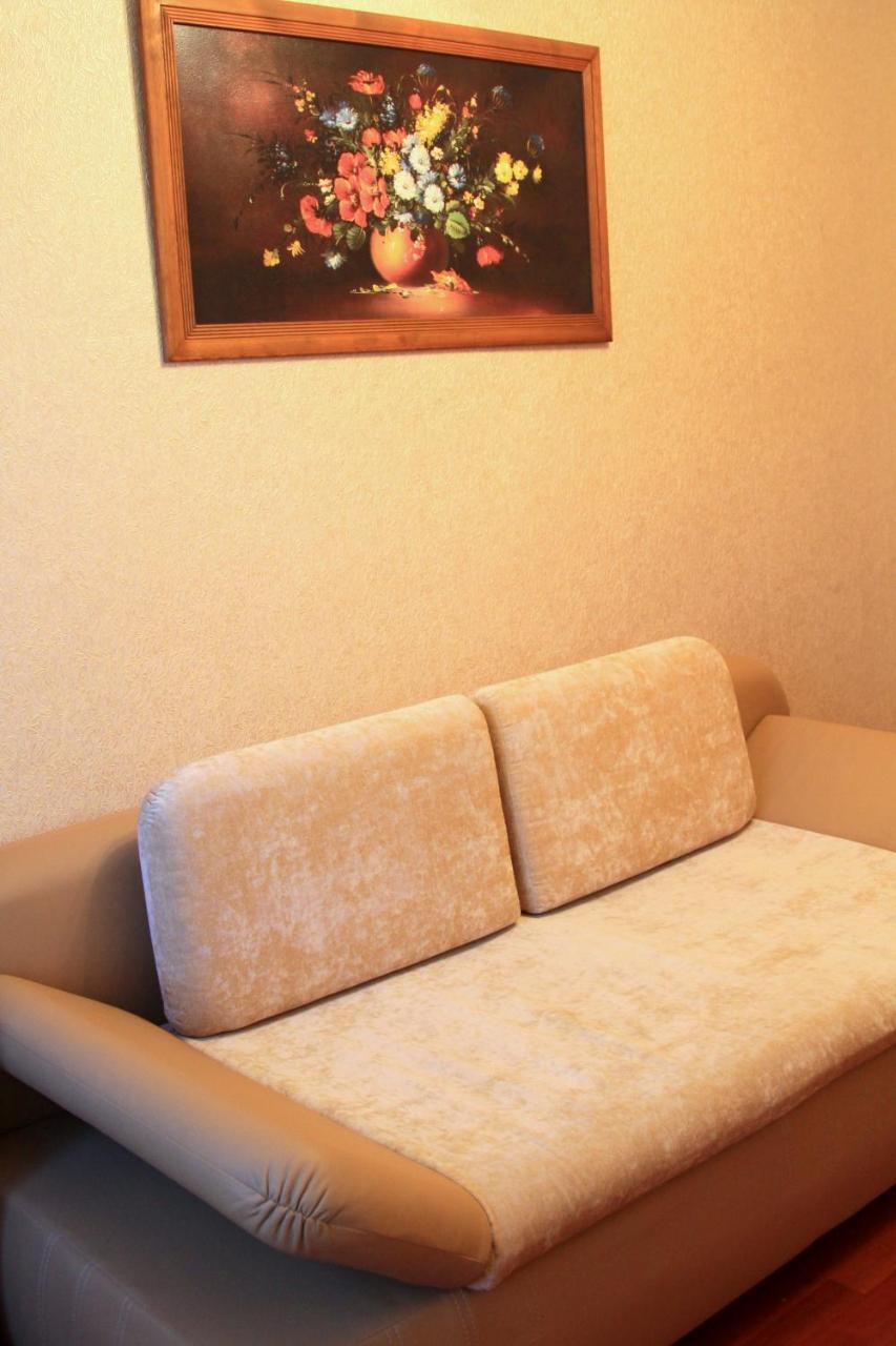 Apartment Near Metro Akademgorodok Kiev Esterno foto