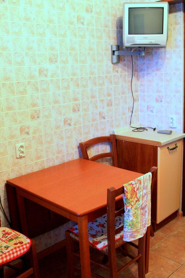 Apartment Near Metro Akademgorodok Kiev Esterno foto