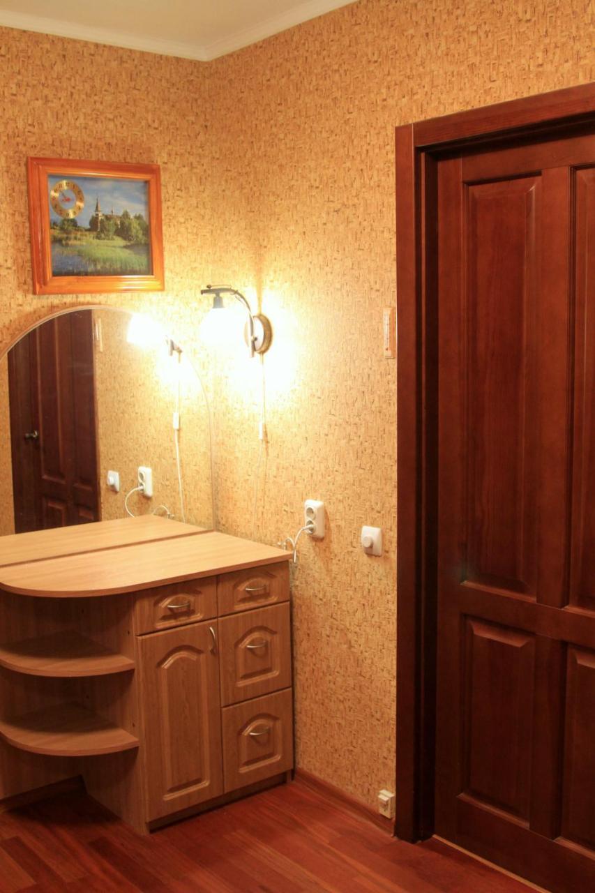 Apartment Near Metro Akademgorodok Kiev Esterno foto